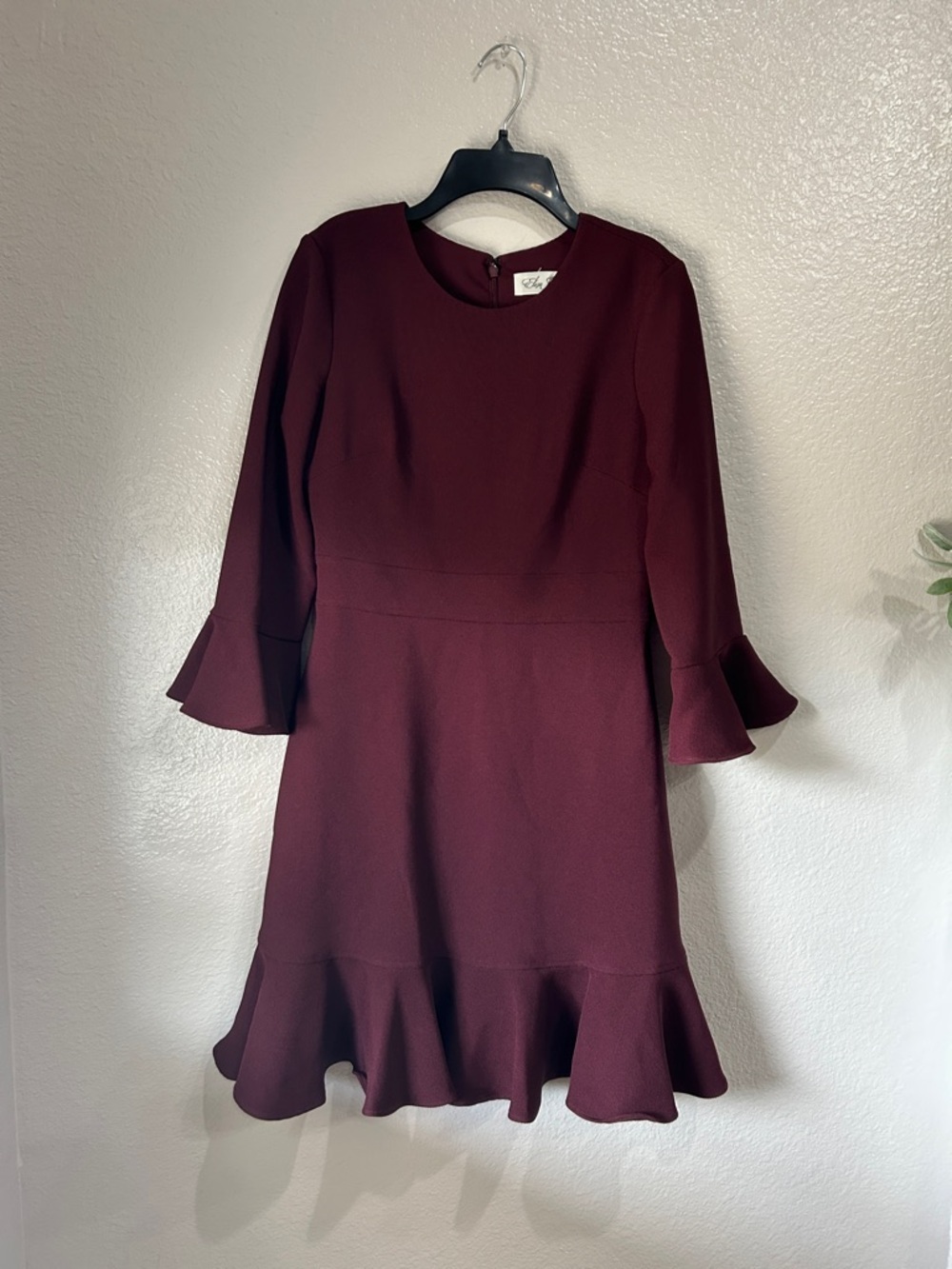 Eliza J Burgundy Maroon Bell Sleeve Fit and Flare Flounce Hem Dress Sz 4 TC0372